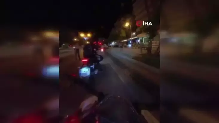 Motosiklet sürücüsü polislerden kaçtı ve sosyal medyada paylaştı