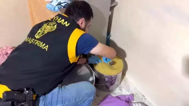 Adana’da Bulgurun İçinde Gizlenmiş Ruhsatsız Tabanca Ele Geçirildi