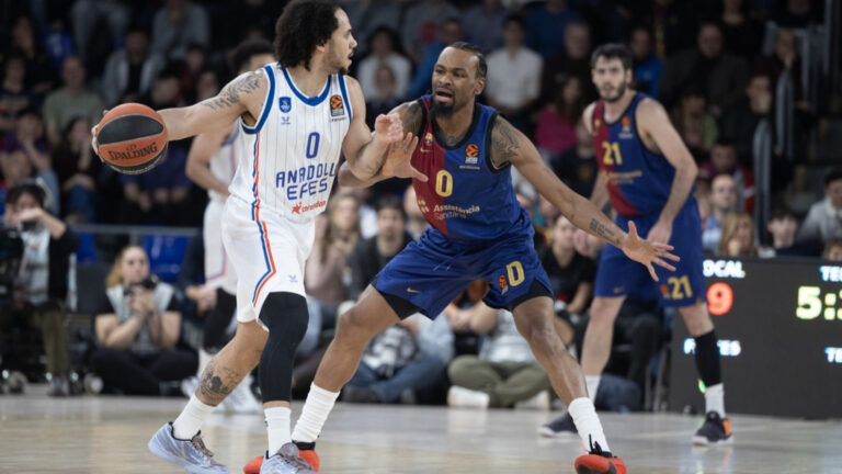 anadolu-efes-barcelona-deplasmaninda-maglup-rm59.jpg