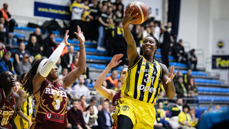 fenerbahce-opet-euroleaguede-grup-liderligini-garantiledi-dzo7.jpg