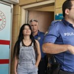 Genç kızlar bıçaklı kavgaya tutuştu!