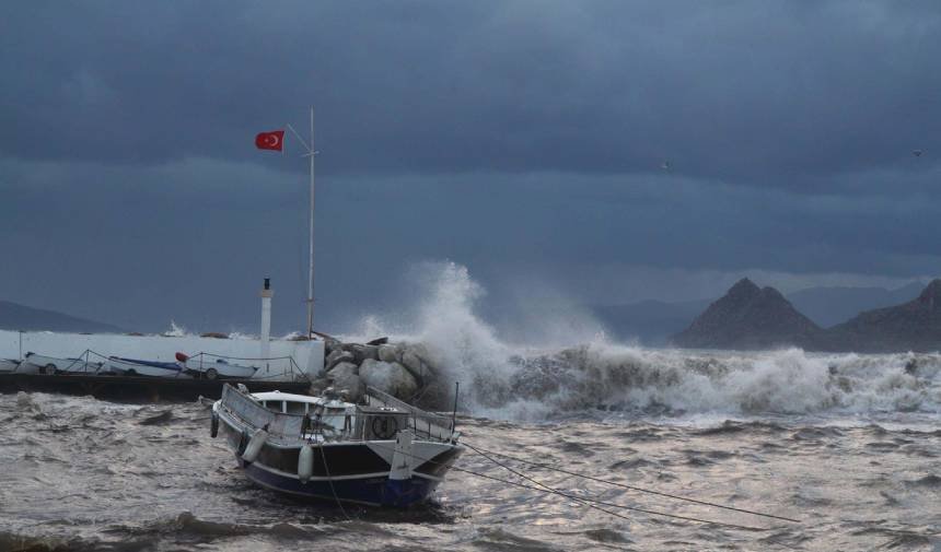 feribot-seferlerine-hava-muhalefeti-bodrum-datca-feribot-seferleri-iptal-edildi.jpg