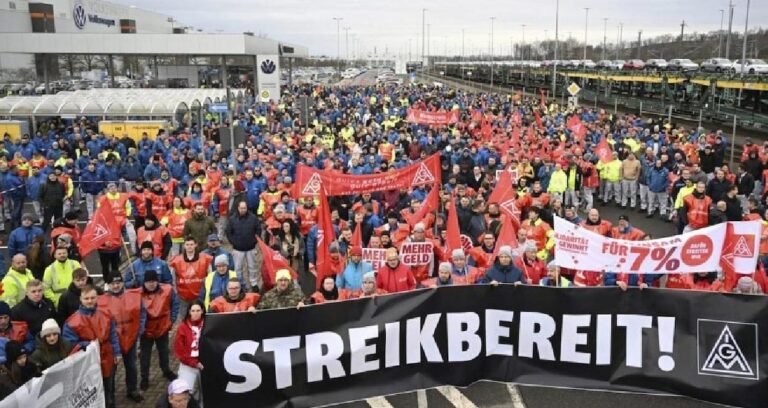 volkswaegnjpg-CNNeNAhuL02F1jGX71sNKA.jpg