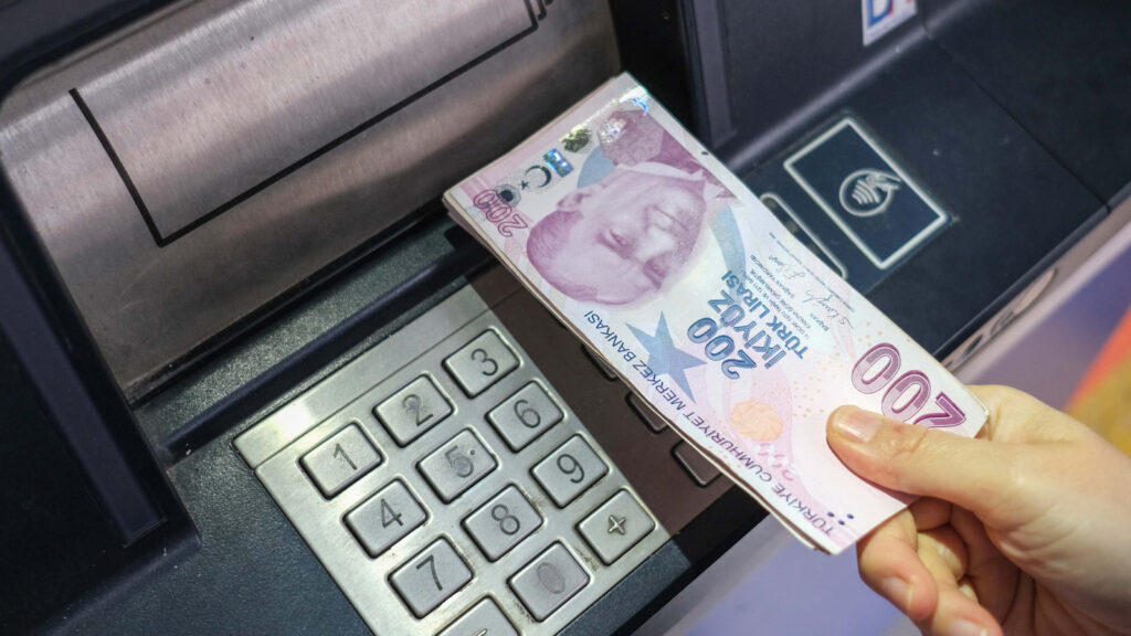 bankalardan-flas-atm-karari-limitler-artiriliyor-aipu.jpg