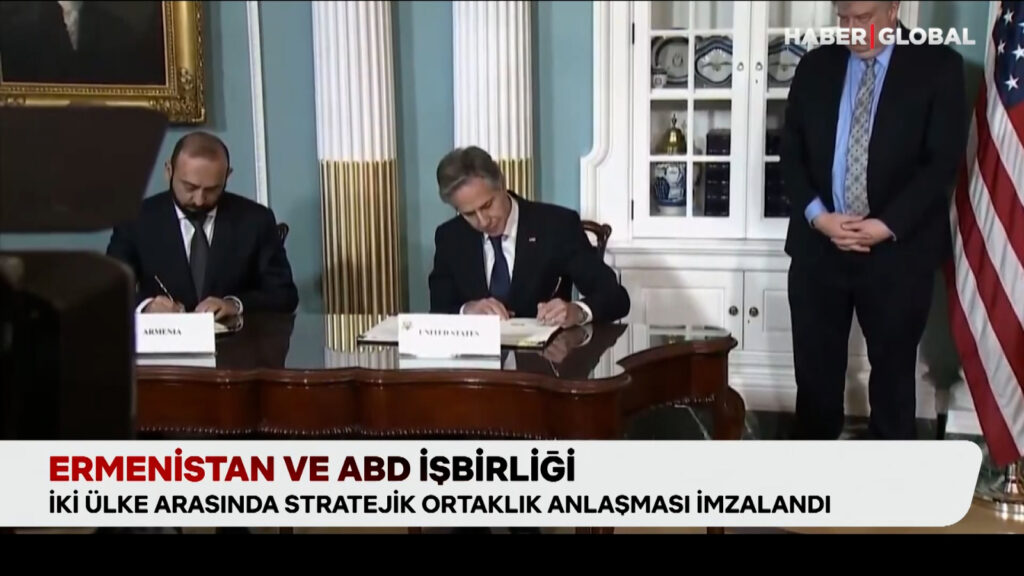 ermenistan-ve-abd-is-birligi-iki-ulke-arasinda-stratejik-ortaklik-anlasmasi-imzalandi-dpft.jpg