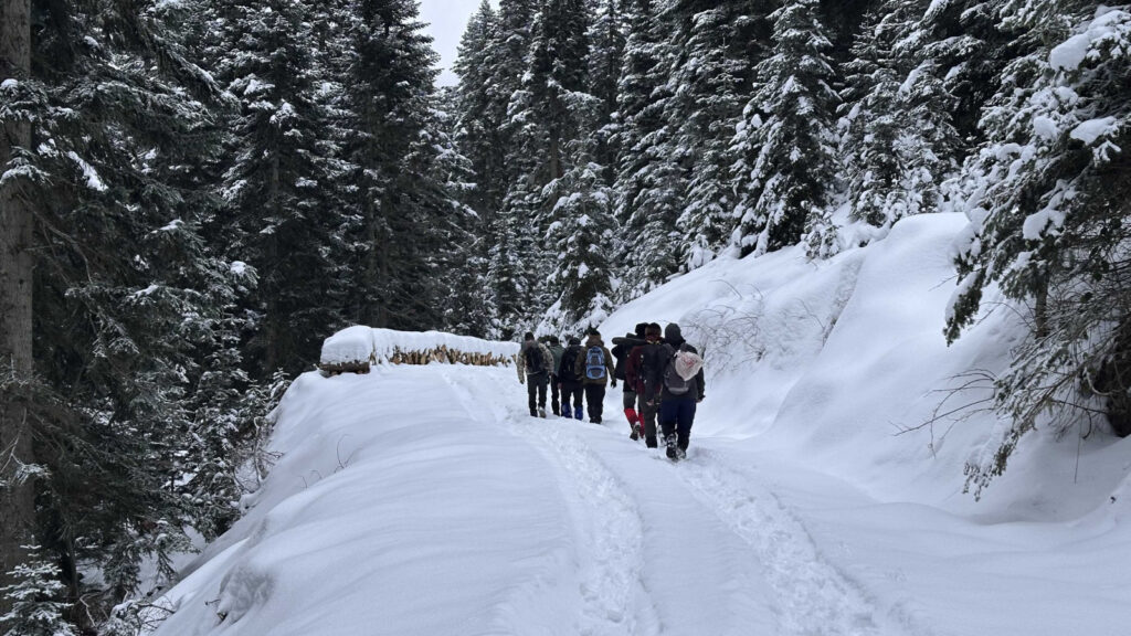 meteoroloji-19-ocak-pazar-gunu-dahil-5-gunluk-uyari-yapti-bu-illere-lapa-lapa-kar-yagacak-ztzt.jpg