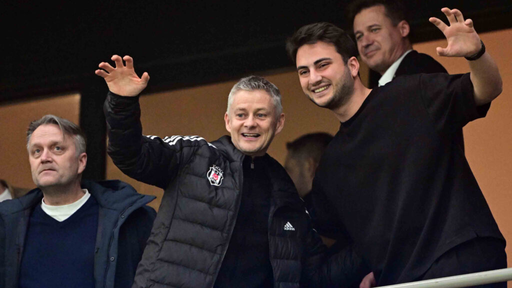 ole-gunnar-solskjaer-samsunspor-macini-tribunden-takip-etti-ytl0.jpg