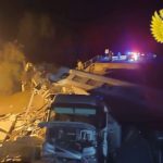 Rusya'da köprü yolcu trenin üzerine çöktü!