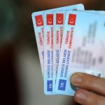 Bir günde fiyatı 15 liradan 7 bin liraya çıkacak: 5 adımda eski tip sürücü belgeleri nasıl yenilenir?